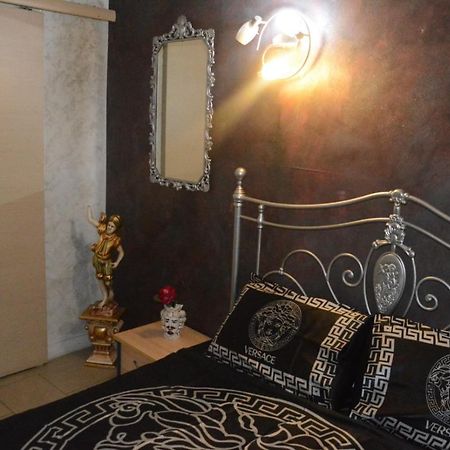 B&B Sotto Gli Archi Catania Bagian luar foto